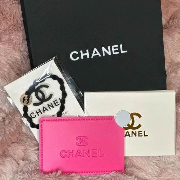 CHANEL PACKAGE/GIFT - Picture 1 of 10